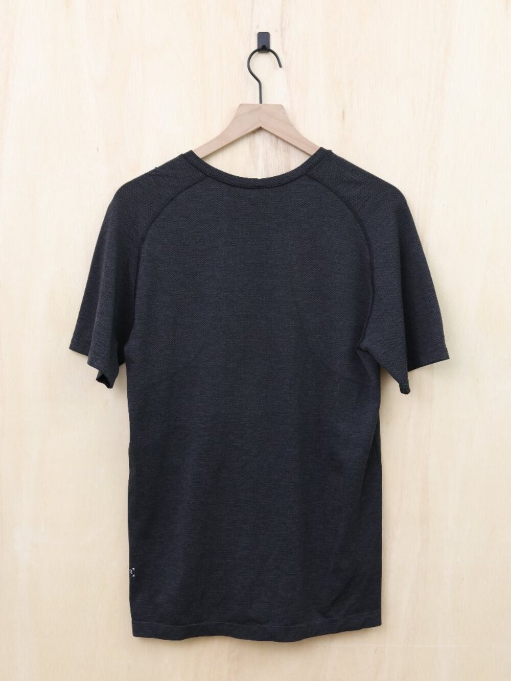 Lululemon Metal Vent Tech Short Sleeve Deep Coal/Black - Picture 3 of 4